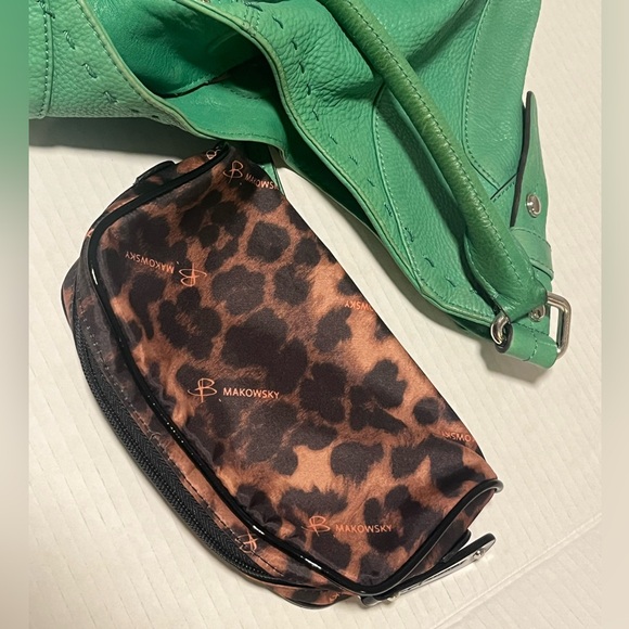 B. Makowsky Green GENUINE LEATHER  Purse Shoulder Bag Matching Makeup Bag - Picture 7 of 11